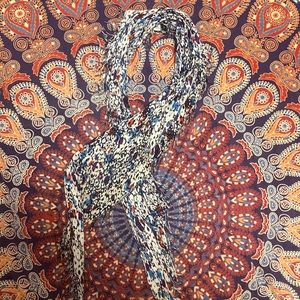 Floral scarf with fringes